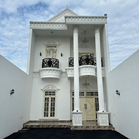 יוגיאקרטה Villa Rumah Putih Jogja מראה חיצוני תמונה