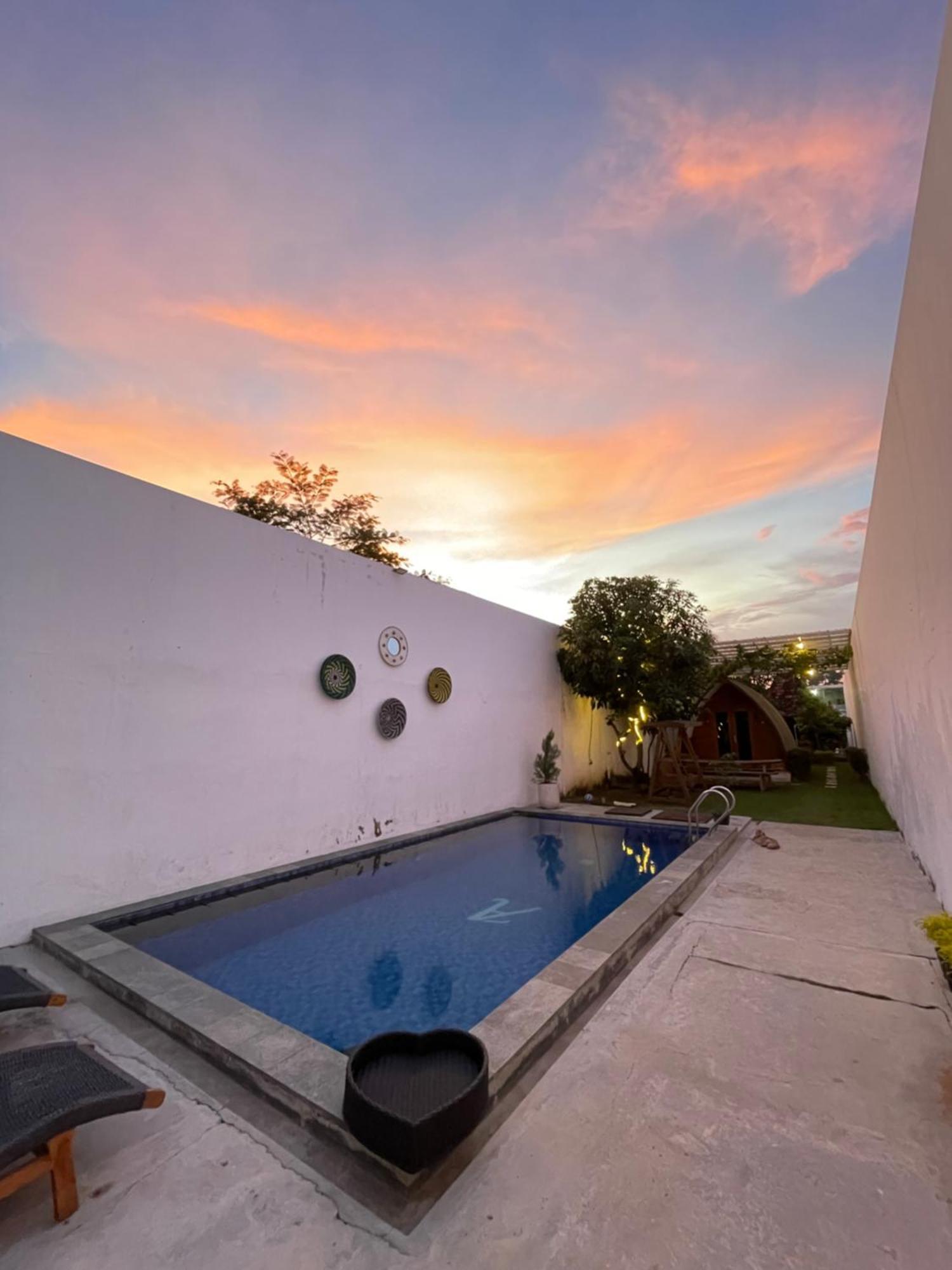 יוגיאקרטה Villa Rumah Putih Jogja מראה חיצוני תמונה