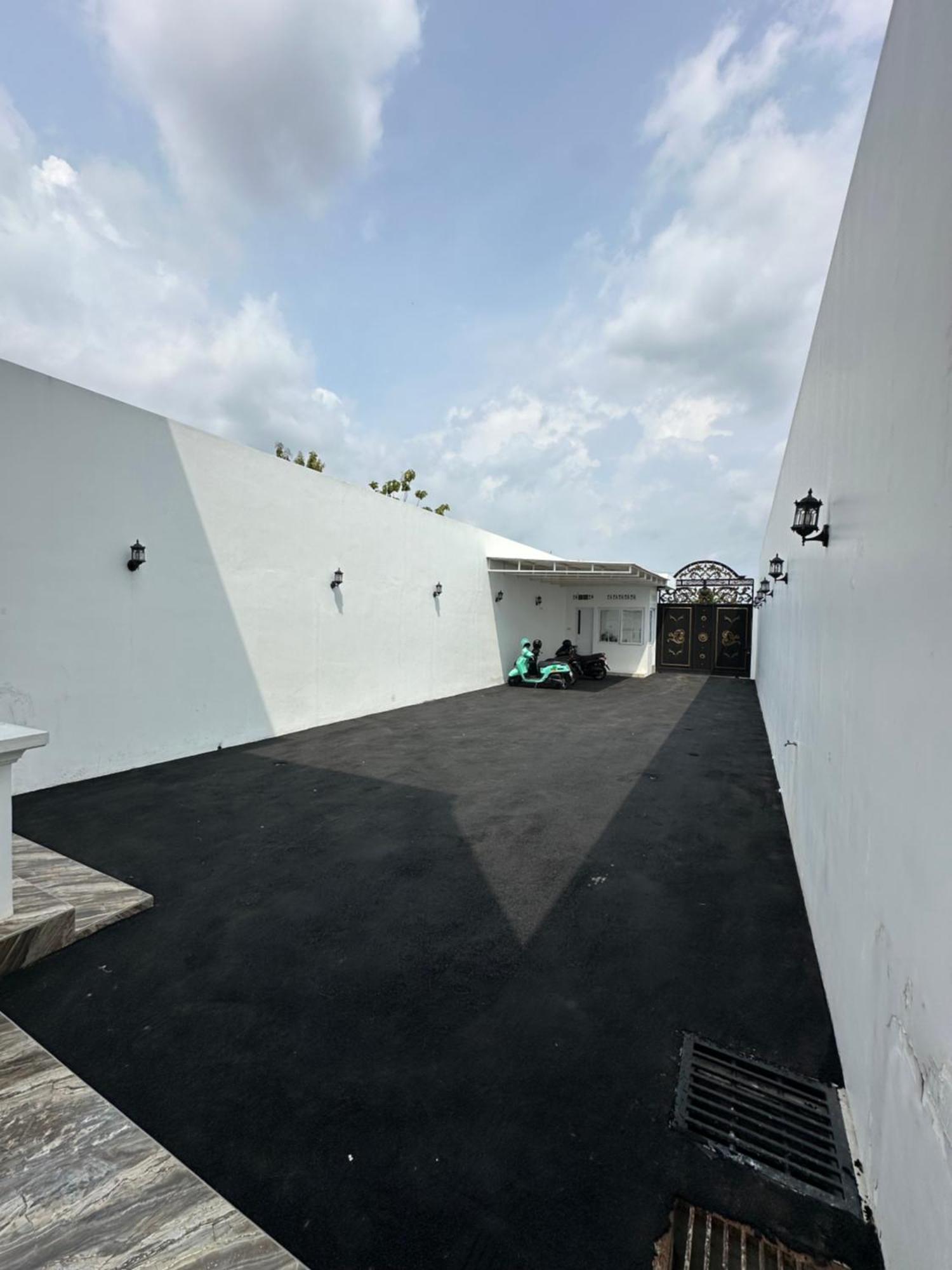 יוגיאקרטה Villa Rumah Putih Jogja מראה חיצוני תמונה