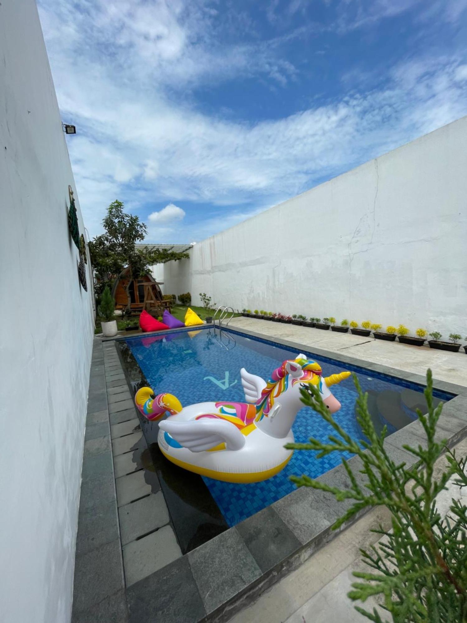 יוגיאקרטה Villa Rumah Putih Jogja מראה חיצוני תמונה